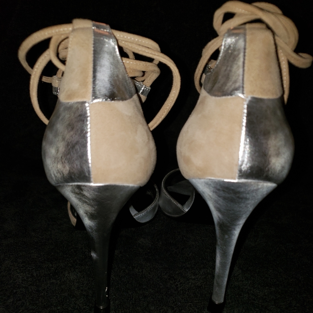 High Heels - Picture 5 of 8